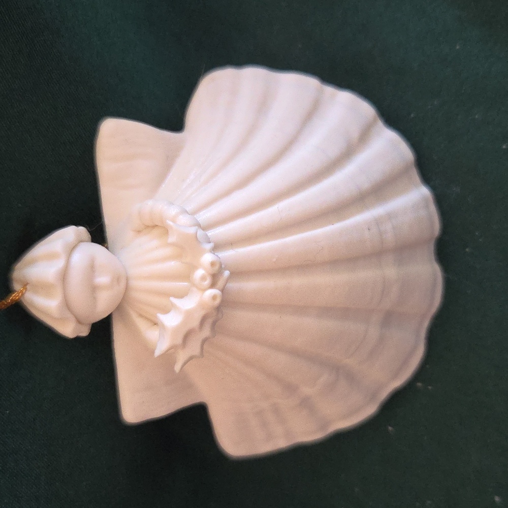 Holly Angel Retired Ornament/Firgurine 1983. Made in the USA.